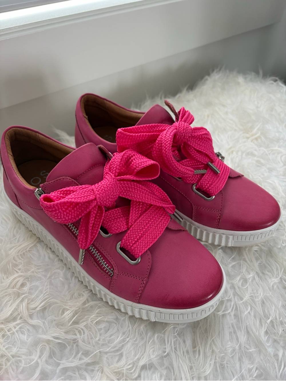 EOS Bright Pink Ribbon Lace Women's Sneakers